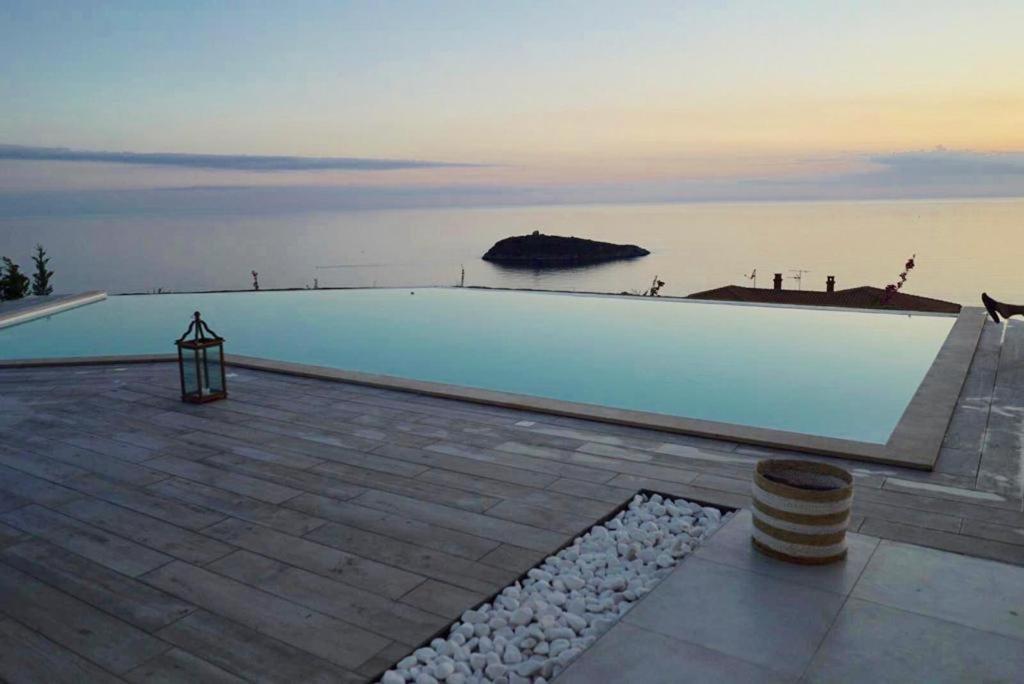 דיאמנטה Luxury Villa Blue&Blanc Piscina A Sfioro Isola מראה חיצוני תמונה
