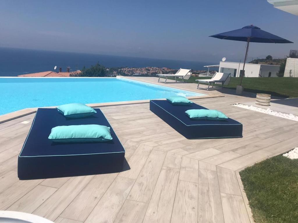 דיאמנטה Luxury Villa Blue&Blanc Piscina A Sfioro Isola מראה חיצוני תמונה